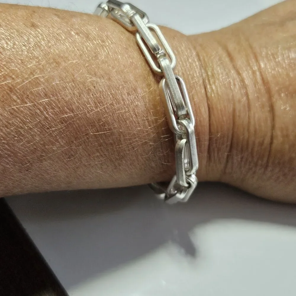 Silver Tone Long Links Stretch Bracelet Up To 8